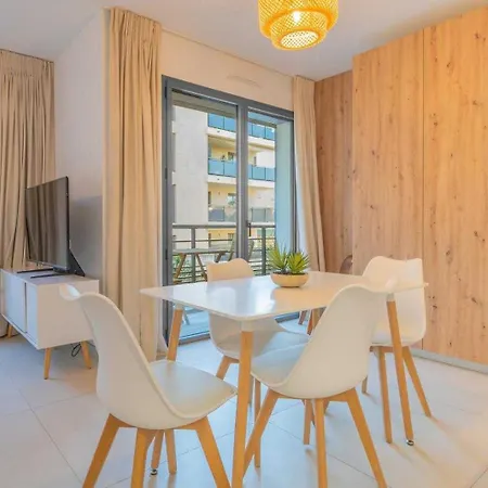 Апартаменты Spacious A-c 2p - Place Des Lices Сен-Тропе