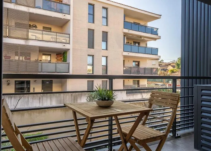 Apartment Spacious A-c 2p - Place Des Lices Saint-Tropez