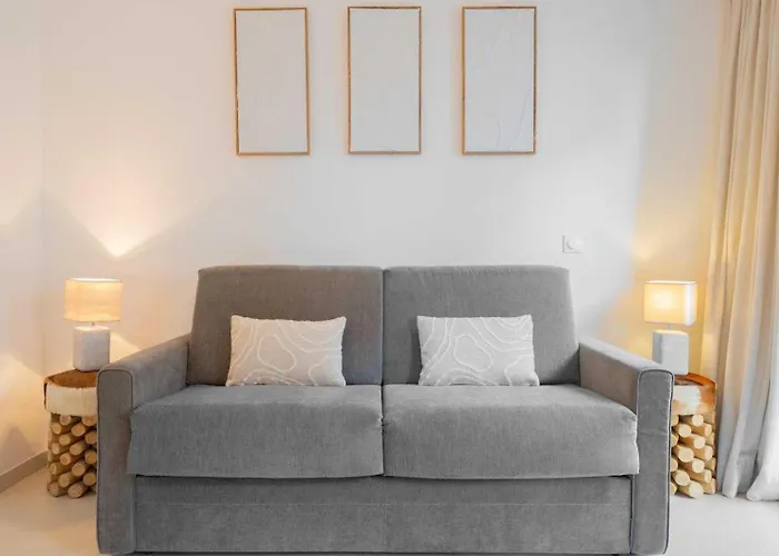 Apartment Spacious A-c 2p - Place Des Lices Saint-Tropez