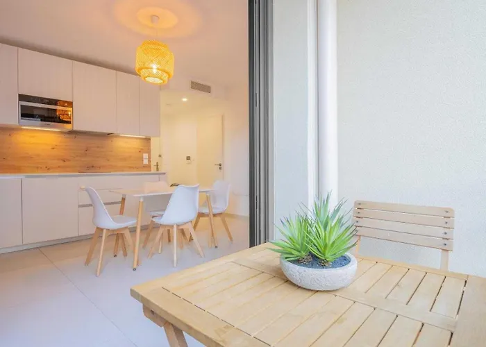 Spacious A-c 2p - Place Des Lices Apartment *