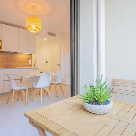 Spacious A-c 2p - Place Des Lices Апартаменти *