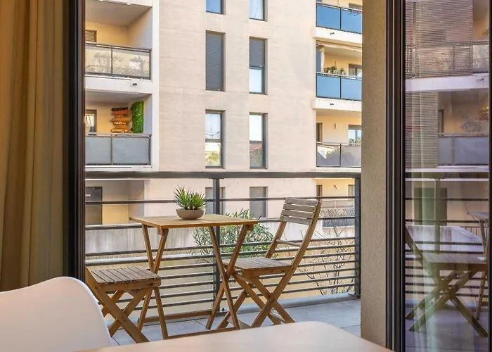 Spacious A-c 2p - Place Des Lices Saint-Tropez